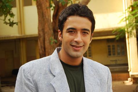 Puneet Tejwani as Dr.Shlok