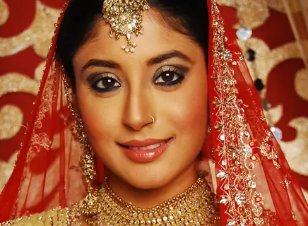 Arohi looking like a bride