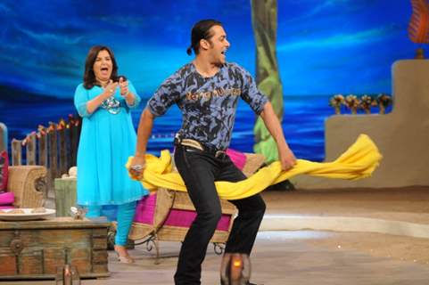 Salman Khan dancing