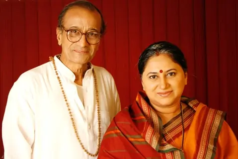 Shraddha parents Jagdish and Laxmi Jaiswal
