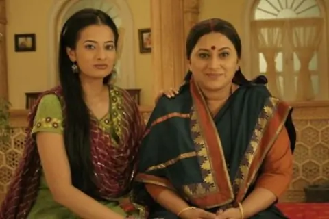 Shraddha sitting with her mother