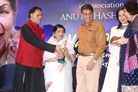 Lata Mangeshkar awared at the Yash Chopra Memorial Award