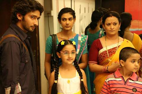 Kunal Karan Kapoor, Ashnoor Kaur, Vishesh Bansal, Aakanksha Singh and Rinku Karmakar