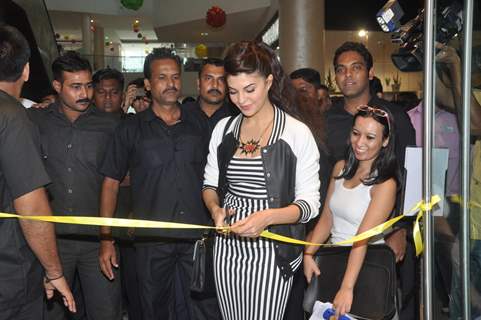 Jacqueline Fernandes Launches New Store of Forever 21