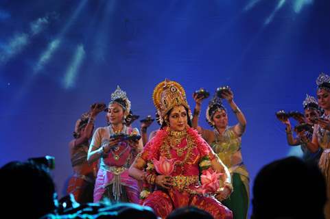 Shree Shree Kali Puja inaugurated by a performance by Hema Malini