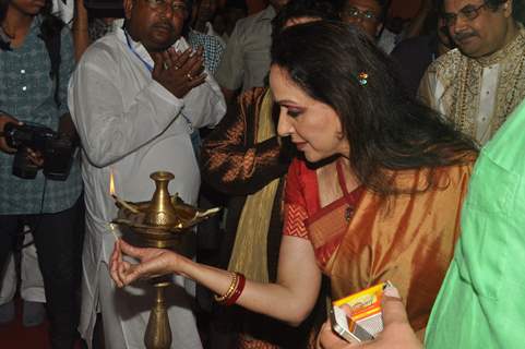 Shree Shree Kali Puja inaugurated by a performance by Hema Malini