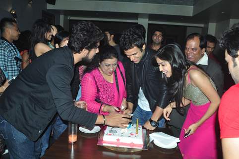 Rithvik Dhanjani cuts his Birthday cake