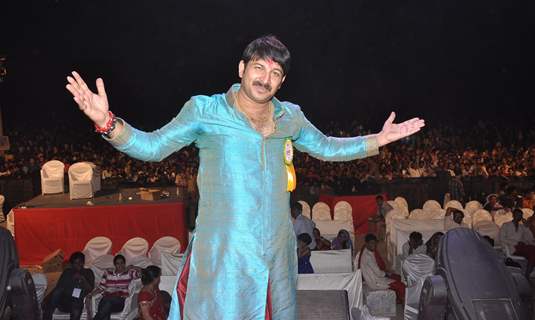 Chhath Puja Organised by Mr. Mohit Kamboj (BJP, VP, Mumbai) where Manoj Tiwari & Shweta Tiwari performed in front of 5Lac worshipers at Juhu Beach