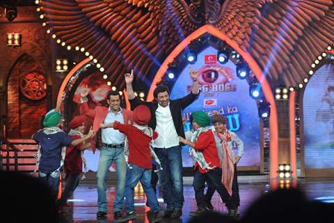 Sunny Deol promotes 'Singh Saab The Great' on Bigg Boss 7