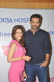 John Abraham, Raageshwari flag off ‘diabetic walk’