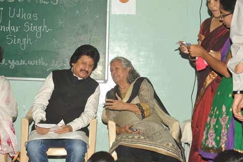 Pankaj Udhas Bhupinder Singh and Mitali Singh at Each One Teach One learning center