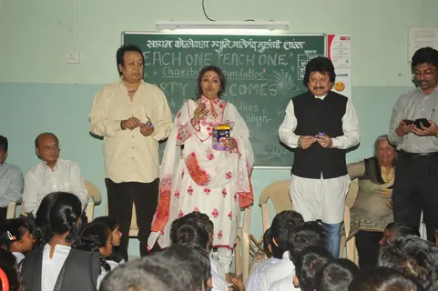 Pankaj Udhas Bhupinder Singh and Mitali Singh at Each One Teach One learning center