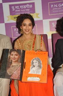 Madhuri Dixit Nene during the prize distribution ceremony of Kshan Ala Bhagyachya by P N Gadgil Jewellers