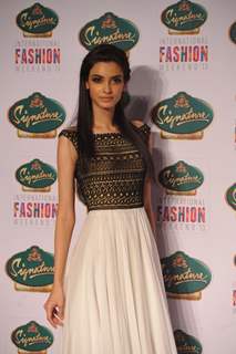 Diana Penty showstopper for Drashta at Signature International Fashion Week in Mumbai