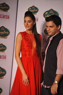 Nargis Fakhri showstopper for Nachiket Barve at Signature International Fashion Week 2013 in Mumbai