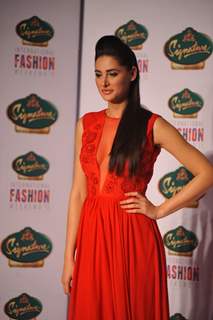 Nargis Fakhri showstopper for Nachiket Barve at Signature International Fashion Week 2013 in Mumbai