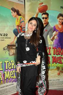 Kareena Kapoor Khan & Imran Khan promote Gori Tere Pyaar Mein at Mehboob Studio in Mumbai