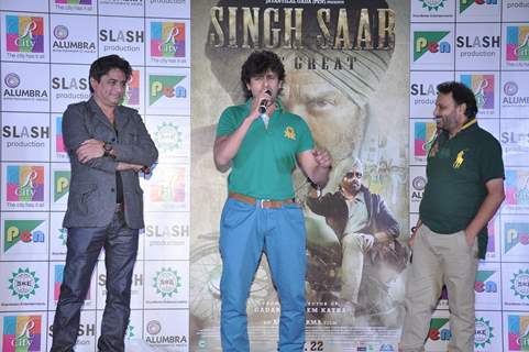 Sonu Nigam performs at the Promotion of 'Singh Saab The Great' at R - City Mall