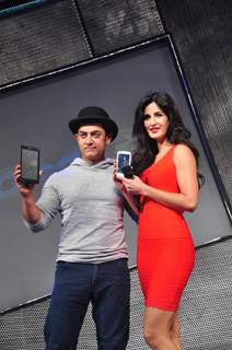 Aamir & Katrina Launch DHOOM3 Official Merchandise