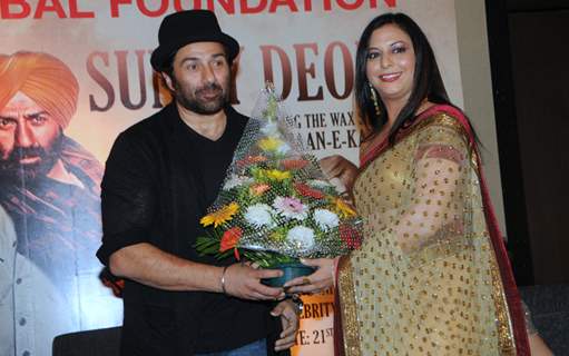 Sunny Deol felicitated at the event