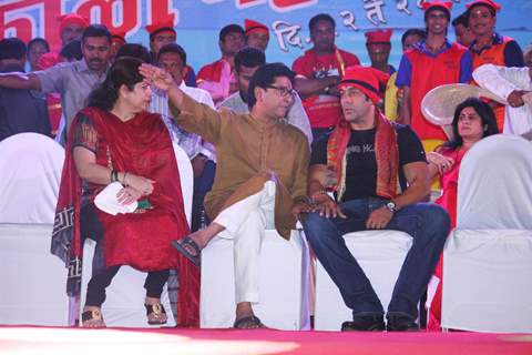 MNS chief Raj Thackeray and Actor Salman Khan inaugurated the Koli Mahotsav