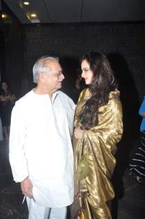 Gulzar and Rekha at the Hello Hall Of Fame Awards 2013