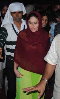 Kareena Kapoor pays obeisance at Golden Temple