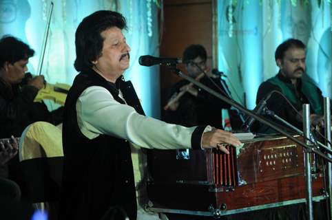 Pankaj Udhas performs at the event