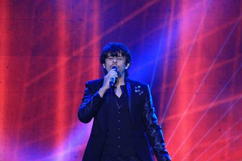 Sonu Nigam performs at the Bollywood Electro Music Festival