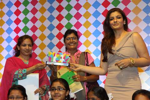 Raveena Tandon was at the Save Electricity - Kids Compitition