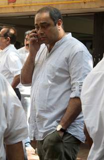 Sachin Khedekar at Vinay Apte's Funeral