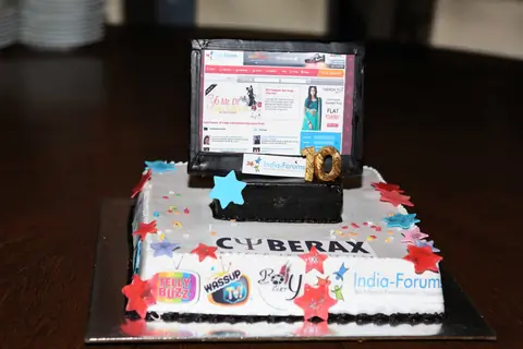 India-Forums.com 10th Anniversary Cake