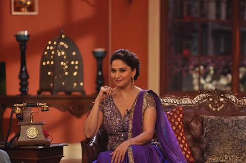 Dedh Ishqiya Promotions on Comedy Nights With Kapil