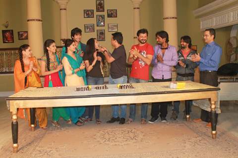 Veera Celebrates the completion of 300 Episodes