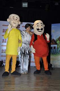 Mandira Bedi at Nickelodeon on the Christmas Special