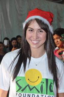 Lauren celebrates Christmas with the children of Smile Foundation