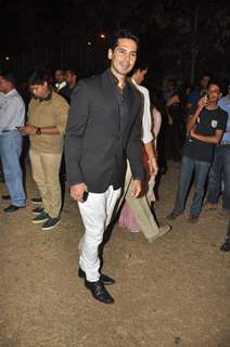 Dino Morea was at the midnight mass for Christmas