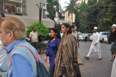 Zoya Akhtar and Shabana Azmi were at Farooq Shaikh's Condolence Meeting