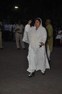 Dolly Bindra was seen at Farooq Shaikh's Condolence Meeting