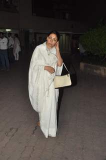 Deepti Naval was at Farooq Shaikh's Condolence Meeting