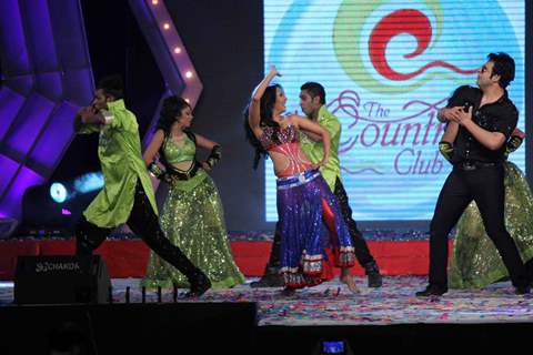 Krushna Abhishek and Kashmira Shah perform at the New Year celebrations at Country Club