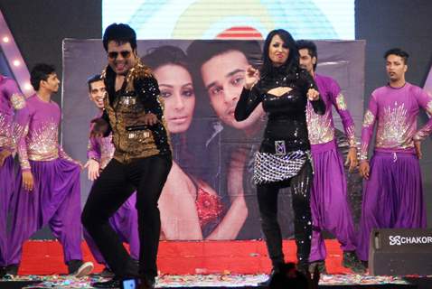 Krushna Abhishek and Kashmira Shah perform at the New Year celebrations at Country Club