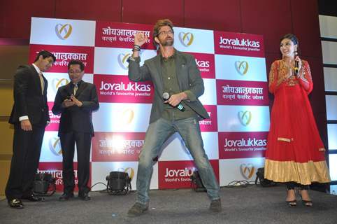 Hrithik performs at the inauguration of Joyalukkas jewellery showroom