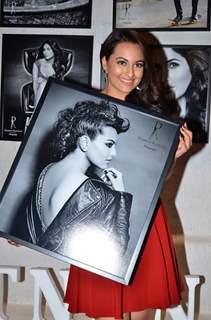 Sonakshi Sinha was at Dabboo Ratnani's 2014 Calendar launch