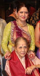 Archana Joglekar with her mother at the 50th year of celebrations of Archana Nrityalaya