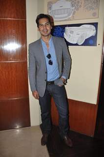 Dino Morea during Prateek Sharma's art show