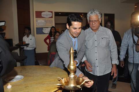 Om Puri and Dino Morea inaugrates Prateek Sharma's art show