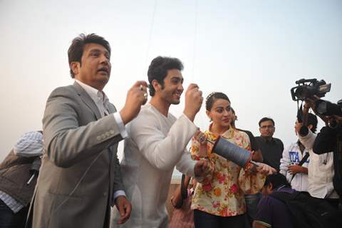 The team of 'Heartless' try their hands on some kite flying