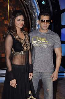 Salman Khan promotes Jai Ho on Dance India Dance