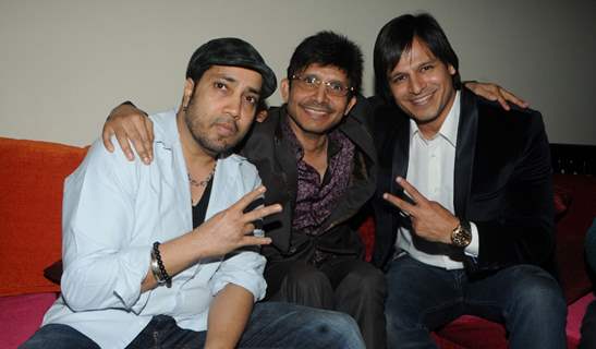 Mika Singh and Vivek Oberoi were at Kamaal. R. Khan's Birthday Bash